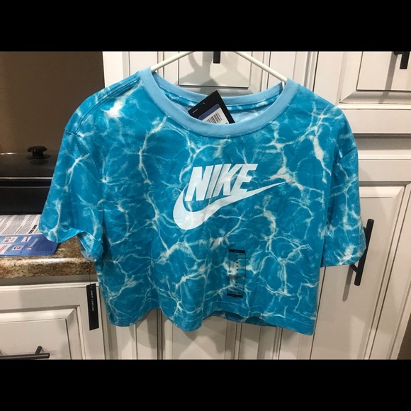 Nike Tops - Nike new cropped top size medium